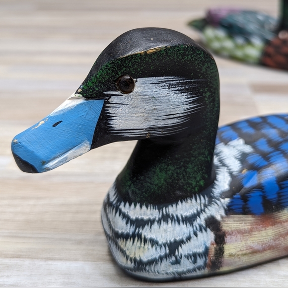 3 Wooden Carved Hand Painted Ducks - Picture 5 of 13